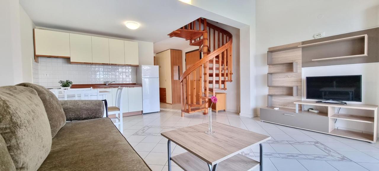 Bungalow White Apartments Polychrono Extérieur photo