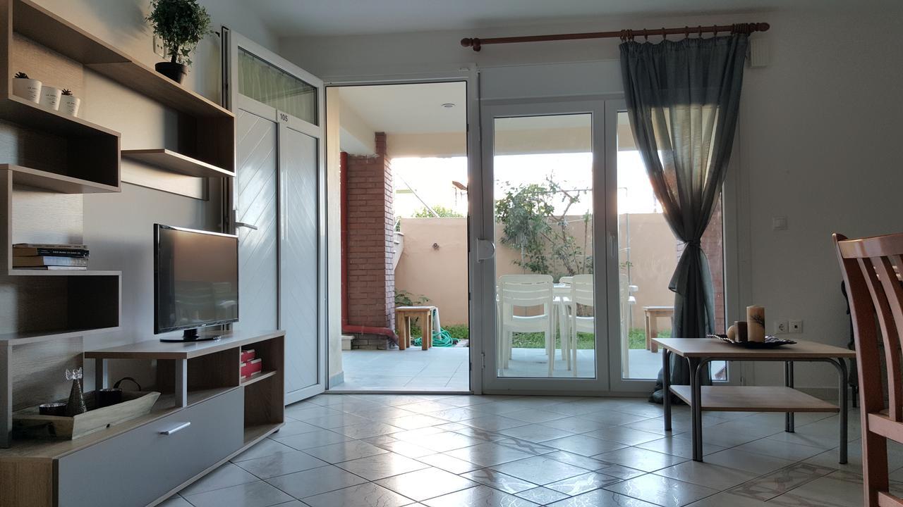 Bungalow White Apartments Polychrono Extérieur photo